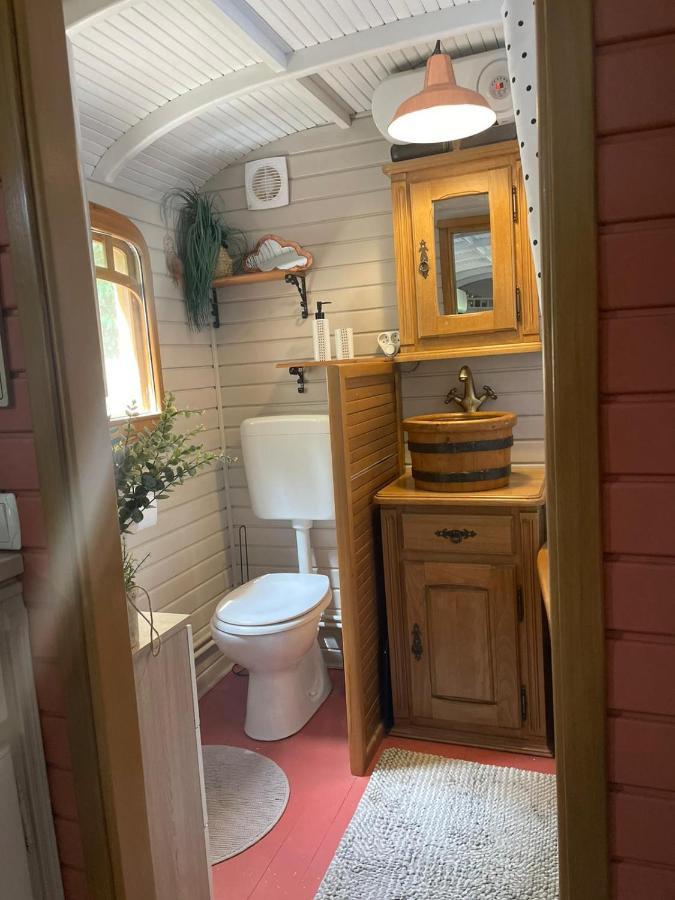 Roulotte En Bois Sud France Guest House Le Soler Ngoại thất bức ảnh