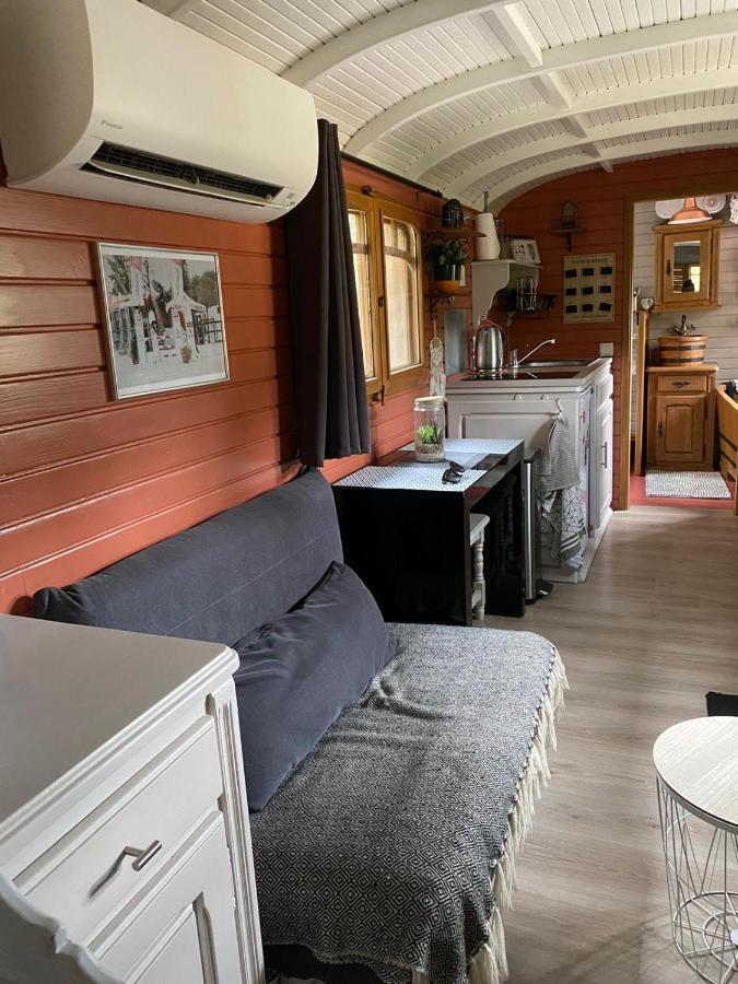 Roulotte En Bois Sud France Guest House Le Soler Ngoại thất bức ảnh