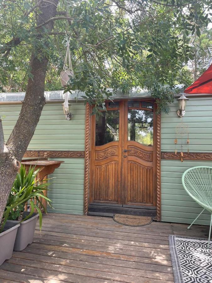 Roulotte En Bois Sud France Guest House Le Soler Ngoại thất bức ảnh