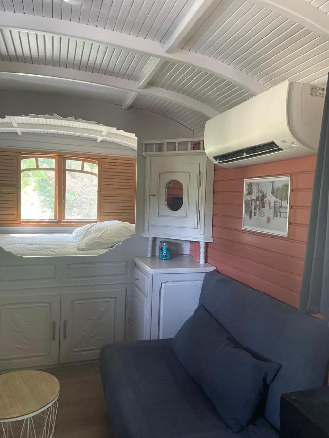 Roulotte En Bois Sud France Guest House Le Soler Ngoại thất bức ảnh